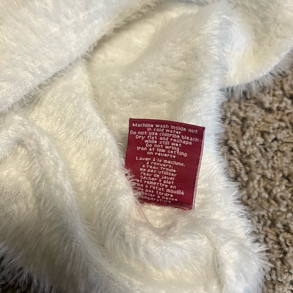 Woman’s size small white cozy plush sweater - Picture 10 of 10